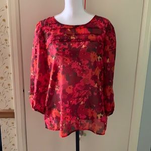 Floral loft shirt - size medium